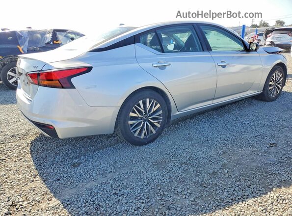 1N4BL4DV5RN300183 2024 NISSAN ALTIMA Серебряный Задняя правая четверть
