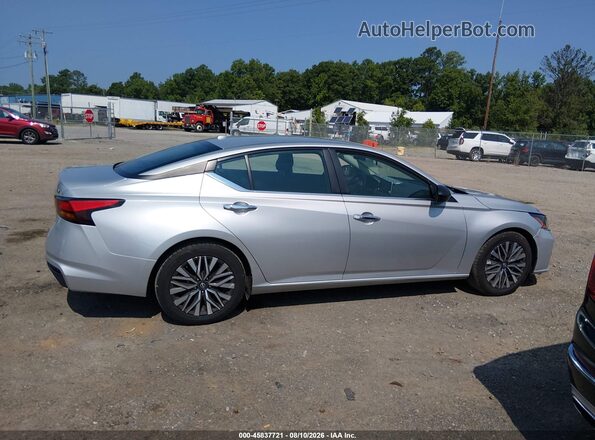 1N4BL4DV5RN328050 2024 NISSAN ALTIMA Silver Rear interior view