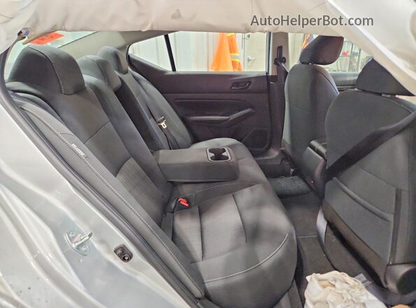 1N4BL4DV5SN365475 2025 NISSAN ALTIMA Silver Vista de los asientos traseros