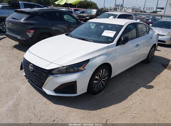 1N4BL4DV5SN375231 2025 NISSAN ALTIMA White წინა მარცხენა ხედი სამი მეოთხედიდან