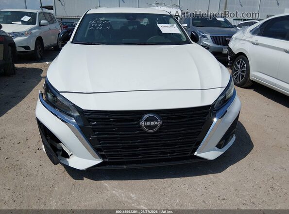 1N4BL4DV5SN375231 2025 NISSAN ALTIMA White ხელსაწყოთა პანელის ხედი