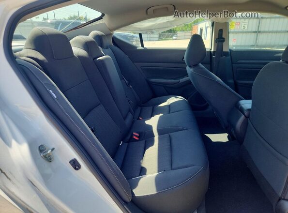 1N4BL4DV5SN394586 2025 NISSAN ALTIMA White Widok tylnych siedzeń