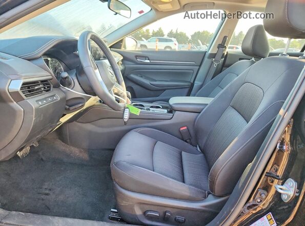1N4BL4DV6RN404097 2024 NISSAN ALTIMA Black Front interior view