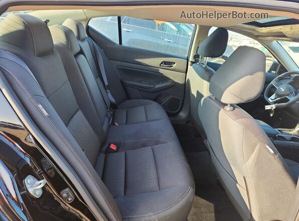 1N4BL4DV6RN404097 2024 NISSAN ALTIMA Black Rear seats view