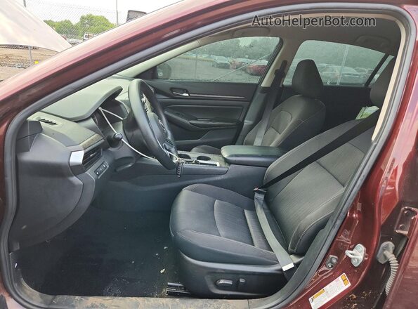 1N4BL4DV6SN324255 2025 NISSAN ALTIMA Maroon Widok wnętrza z przodu