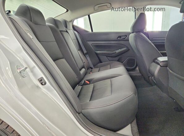 1N4BL4DV6SN364173 2025 NISSAN ALTIMA Silver Widok tylnych siedzeń