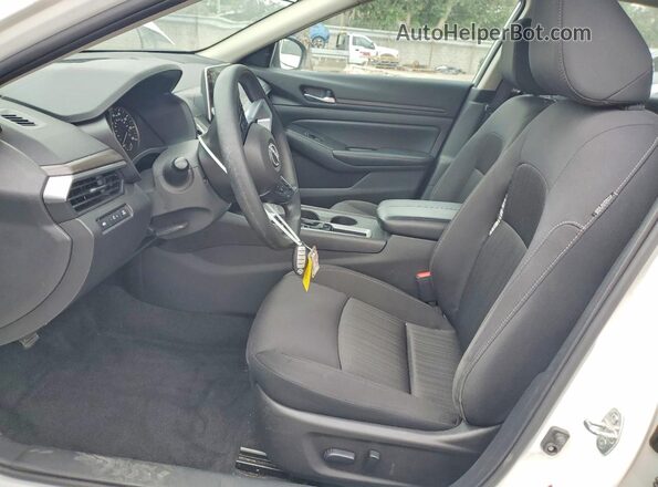 1N4BL4DV6SN370877 2025 NISSAN ALTIMA White Front interior view