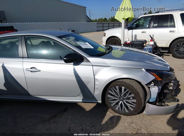 1N4BL4DV6TN335404 2026 NISSAN ALTIMA Silver Панорамний вид салону 360°