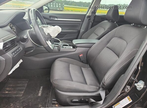 1N4BL4DV7PN394046 2023 NISSAN ALTIMA Black Front interior view
