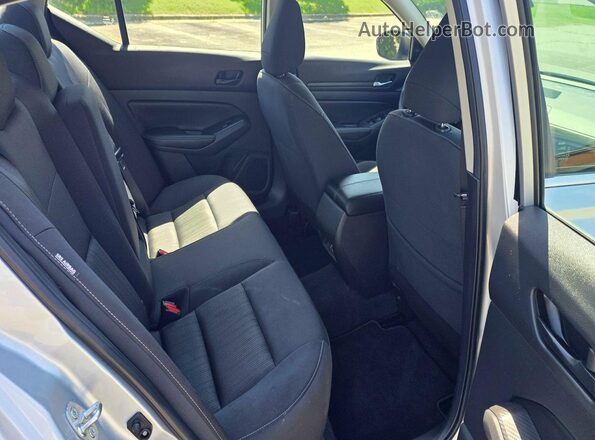 1N4BL4DV7RN389223 2024 NISSAN ALTIMA Silver Вид ззаду