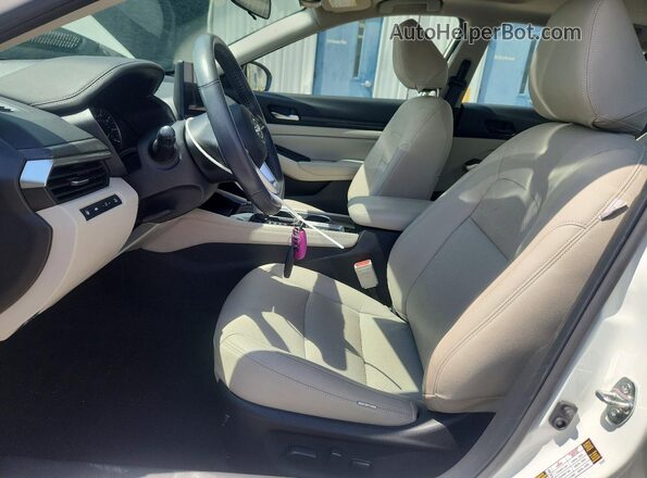 1N4BL4DV7RN408336 2024 NISSAN ALTIMA White წინა სალონის ხედი