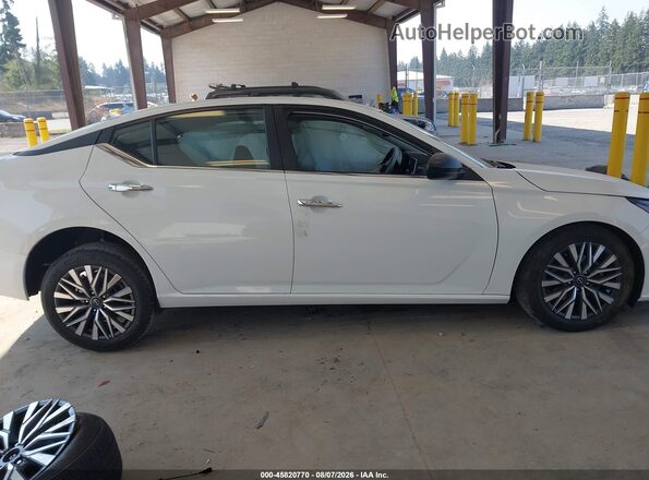 1N4BL4DV7SN358754 2025 NISSAN ALTIMA White Widok wnętrza 360 stopni