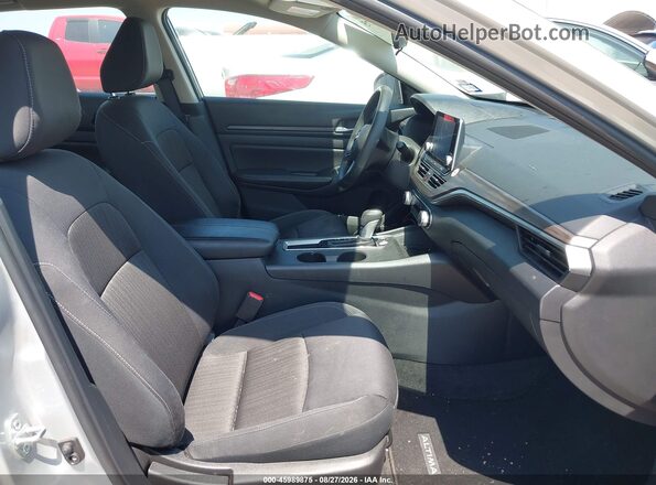 1N4BL4DV7SN378339 2025 NISSAN ALTIMA Silver Widok wnętrza z przodu