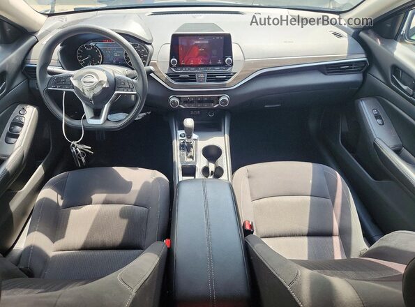 1N4BL4DV7TN308972 2026 NISSAN ALTIMA Charcoal Widok deski rozdzielczej