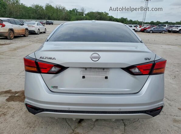 1N4BL4DV8RN302865 2024 NISSAN ALTIMA Silver Вид ззаду