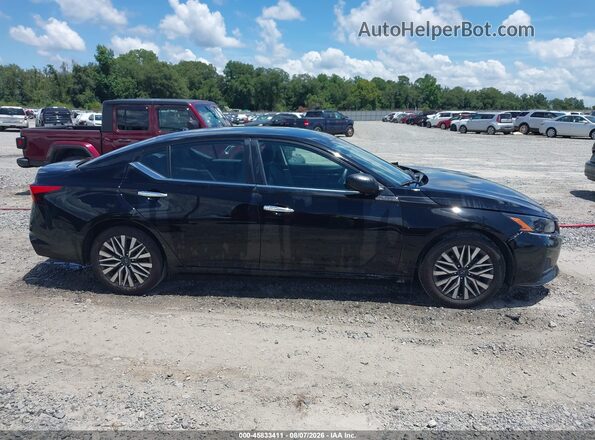 1N4BL4DV8SN361162 2025 NISSAN ALTIMA Black Widok wnętrza z tyłu