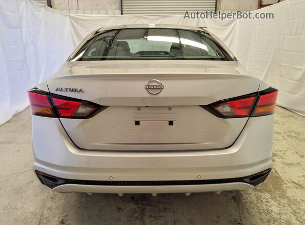 1N4BL4DV8SN366457 2025 NISSAN ALTIMA Silver Rear view