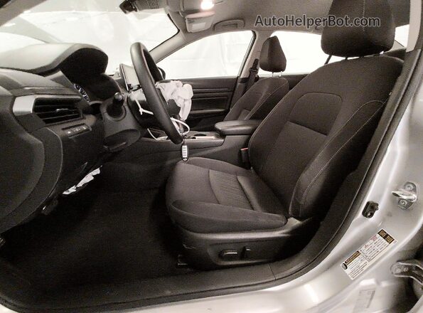 1N4BL4DV8SN366457 2025 NISSAN ALTIMA Silver Front interior view
