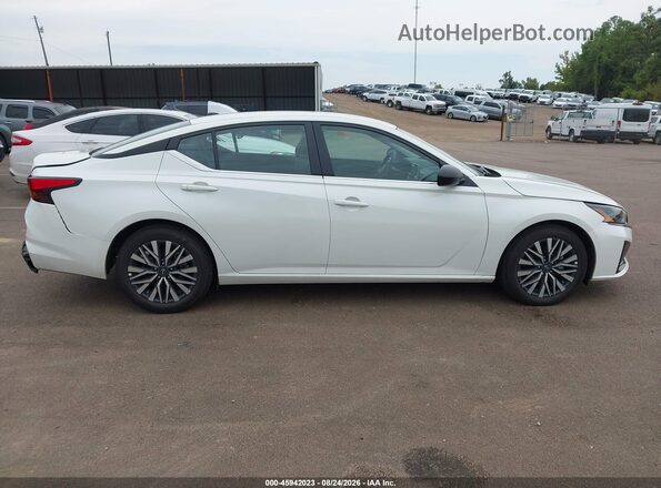 1N4BL4DV8TN320774 2026 NISSAN ALTIMA White Vista interior trasera