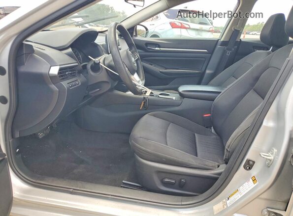 1N4BL4DV9NN303341 2022 NISSAN ALTIMA Silver Front interior view
