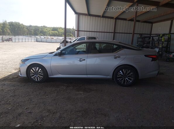 1N4BL4DV9RN360340 2024 NISSAN ALTIMA Silver Widok wnętrza 360 stopni
