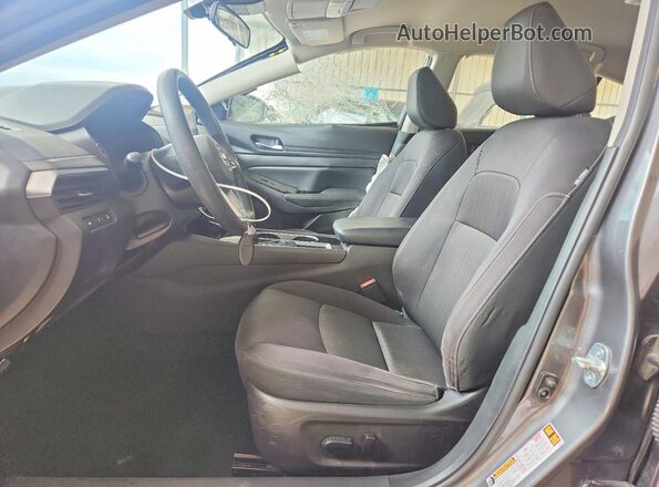 1N4BL4DV9RN402926 2024 NISSAN ALTIMA Gray Widok wnętrza z przodu