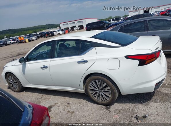 1N4BL4DV9SN357623 2025 NISSAN ALTIMA White Vista interior trasera