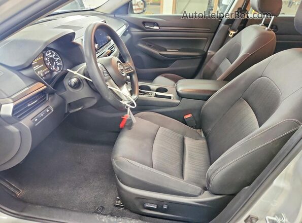 1N4BL4DV9SN377712 2025 NISSAN ALTIMA Silver Вид салону спереду