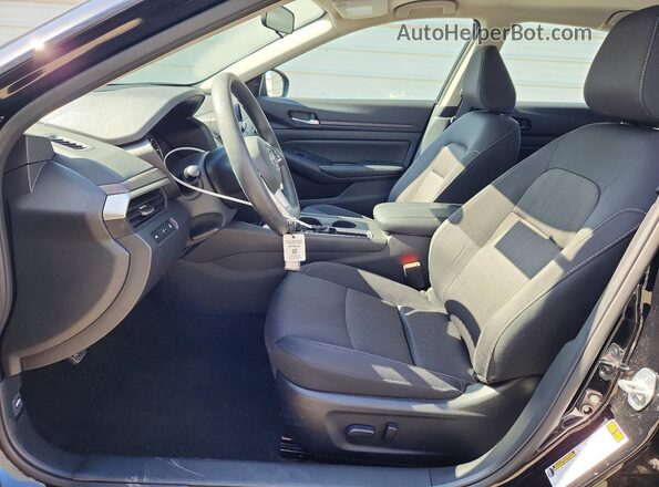 1N4BL4DV9SN429002 2025 NISSAN ALTIMA Черный Вид салона спереди