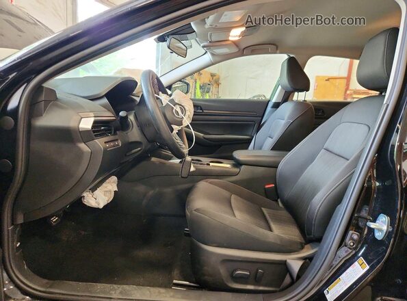 1N4BL4DVXTN321120 2026 NISSAN ALTIMA Black Front interior view