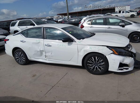 1N4BL4DW3SN392280 2025 NISSAN ALTIMA White Rear interior view