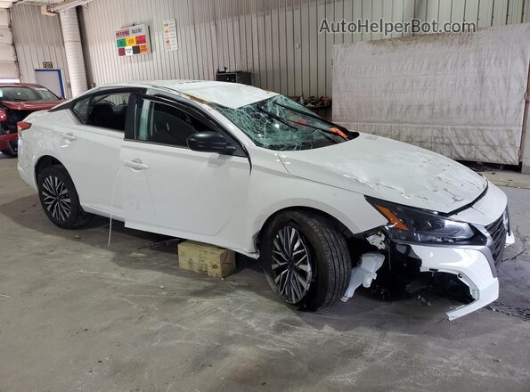 1N4BL4DW8TN306592 2026 NISSAN ALTIMA White 360 interior view