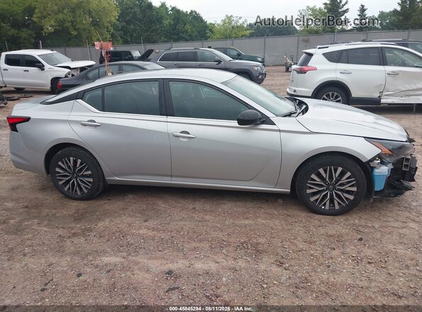 1N4BL4DWXTN308540 2026 NISSAN ALTIMA Silver Widok wnętrza 360 stopni