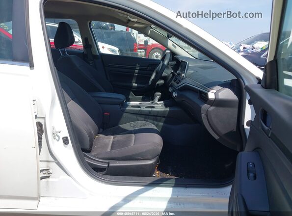 1N4BL4DWXTN320882 2026 NISSAN ALTIMA White Front interior view