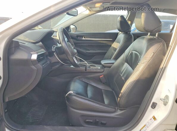 1N4BL4EV2KC133393 2019 NISSAN ALTIMA White Front interior view