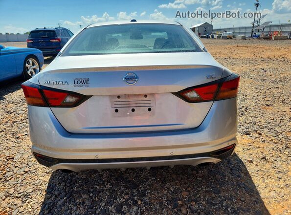 1N4BL4EV2KC190225 2019 NISSAN ALTIMA Silver Widok z tyłu
