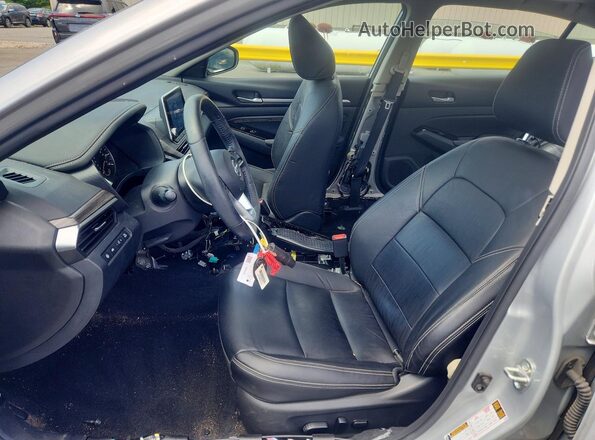 1N4BL4EV4MN386271 2021 NISSAN ALTIMA Silver Front interior view