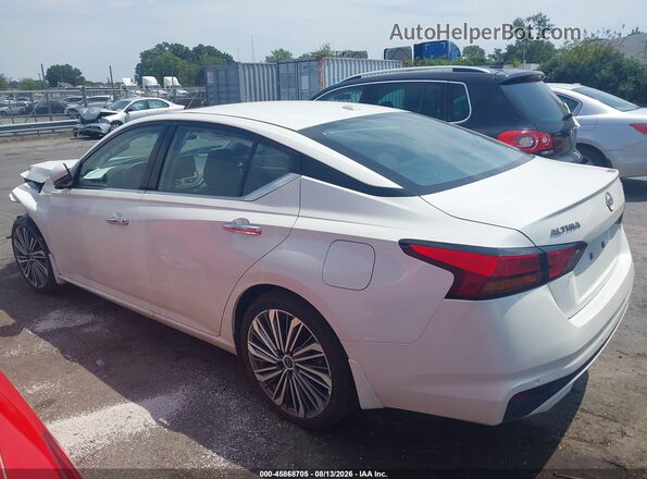 1N4BL4EV4SN433702 2025 NISSAN ALTIMA White Widok wnętrza 360 stopni