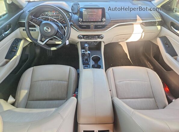 1N4BL4EW1KC132549 2019 NISSAN ALTIMA Red Widok deski rozdzielczej