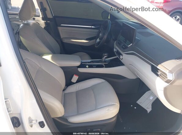 1N4BL4EW5PN322849 2023 NISSAN ALTIMA Белый Вид салона спереди