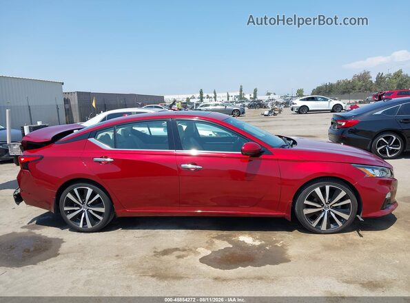 1N4BL4FV7LN300030 2020 NISSAN ALTIMA Red Rear interior view