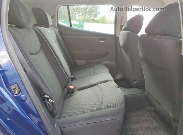 1N4BZ0CP3HC303457 2017 NISSAN LEAF Blue Rear interior view