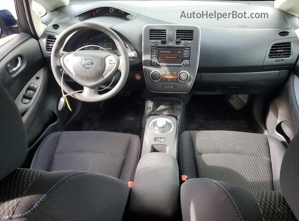 1N4BZ0CP3HC303457 2017 NISSAN LEAF Blue Dashboard view