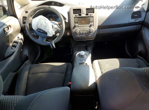 1N4BZ0CP3HC311042 2017 NISSAN LEAF Бордовый Вид панели приборов