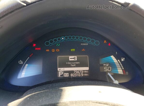 1N4BZ0CP3HC311042 2017 NISSAN LEAF Бордовый Вид щитка приборов