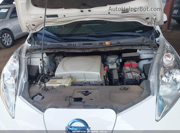 1N4BZ0CP7HC300450 2017 NISSAN LEAF White Rear view