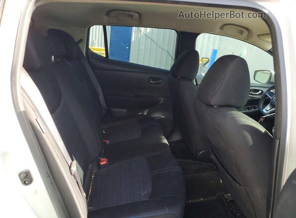 1N4BZ1BP8LC303213 2020 NISSAN LEAF Silver Rear seats view