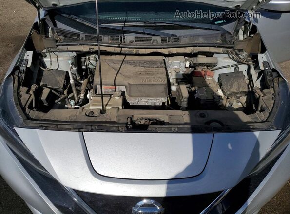 1N4BZ1BP8LC303213 2020 NISSAN LEAF Silver Rear interior view