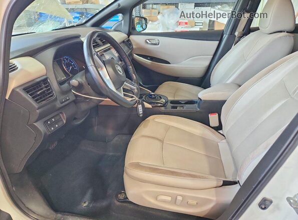 1N4BZ1CP2KC316262 2019 NISSAN LEAF White Սալոնի դիմացի տեսք