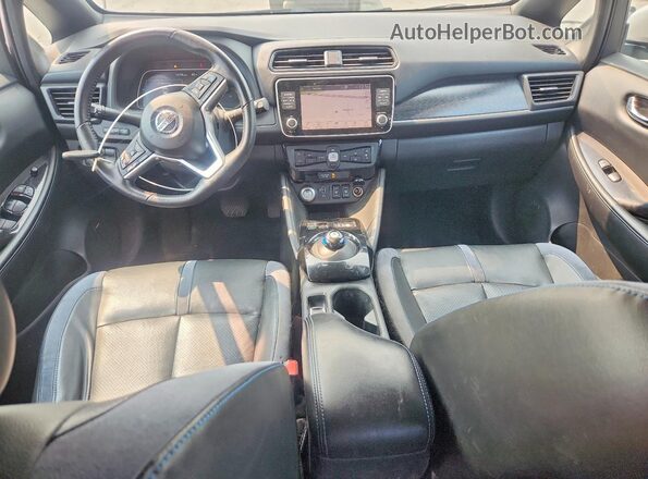 1N4BZ1CP8KC320817 2019 NISSAN LEAF Silver Вид панелі приладів